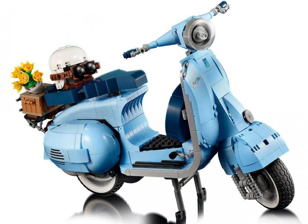 Model motorja LEGO® Creator Expert Vespa 125 "Italian Icon" (18+), 1106 kos