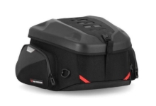 Univerzalna poltrda torba za zadek motorja SW-Motech PRO Rearbag (22-34 L)